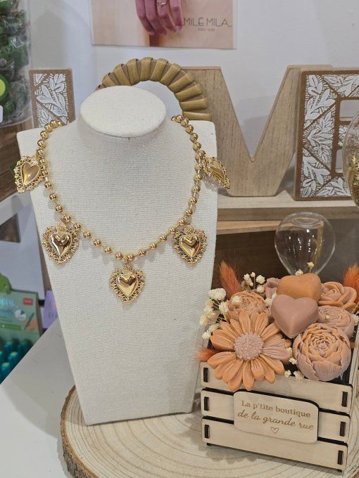 COLLIER