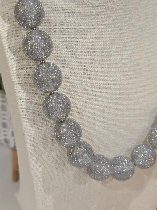 COLLIER