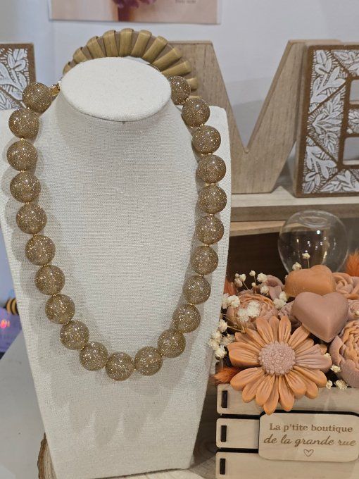 COLLIER