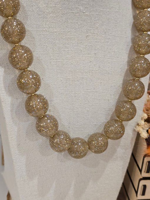 COLLIER