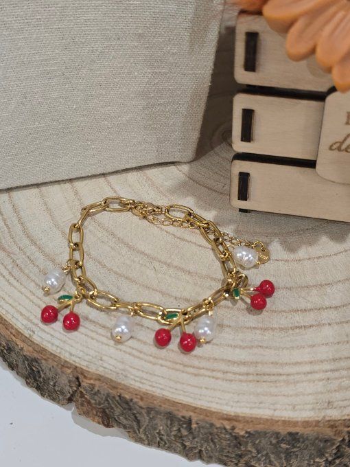 BRACELET