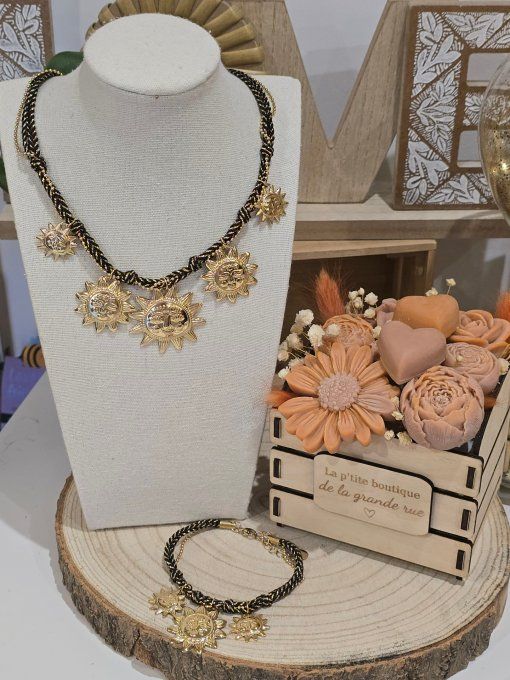 COLLIER