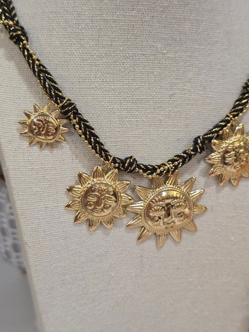 COLLIER