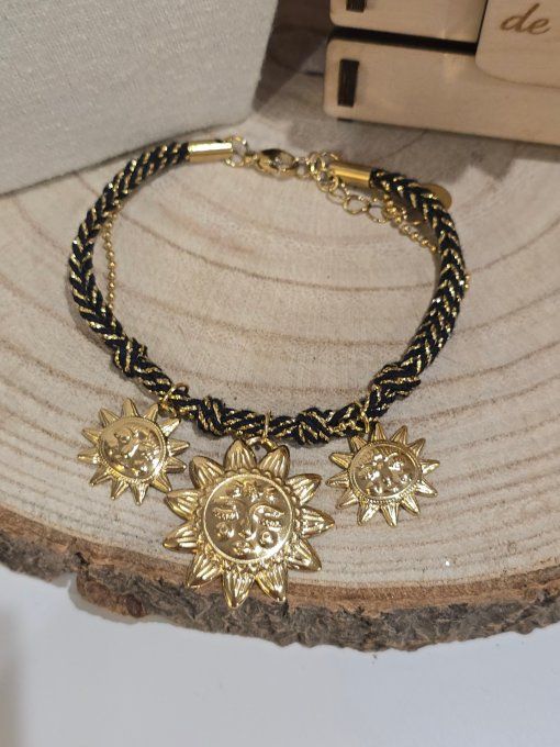 BRACELET