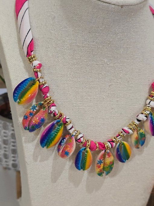 COLLIER