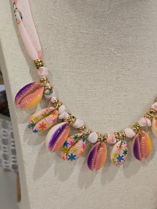 COLLIER