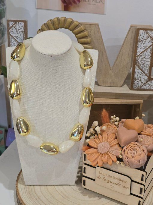 COLLIER