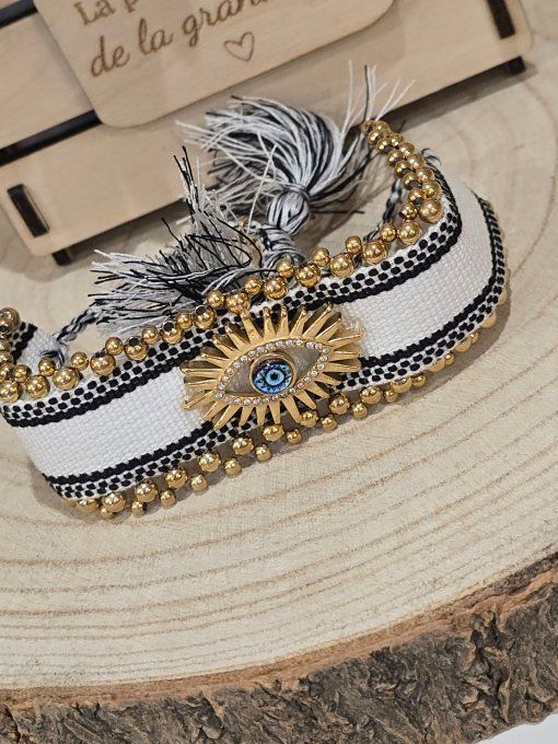 BRACELET