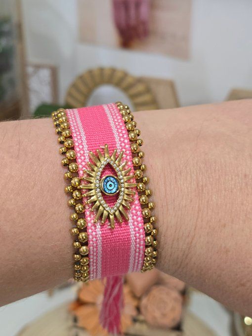 BRACELET