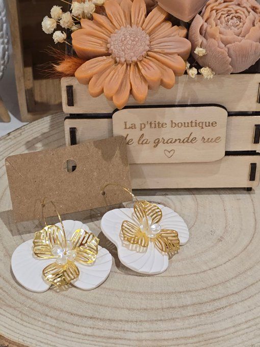 BOUCLES D'OREILLES