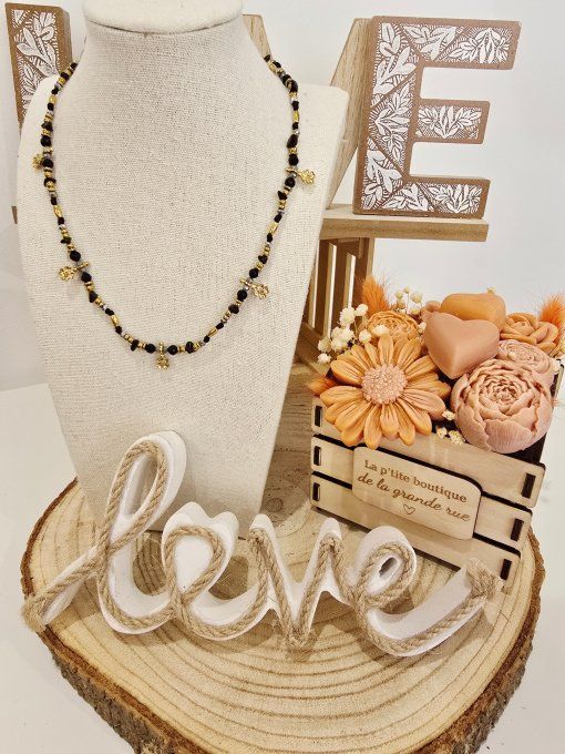 COLLIER