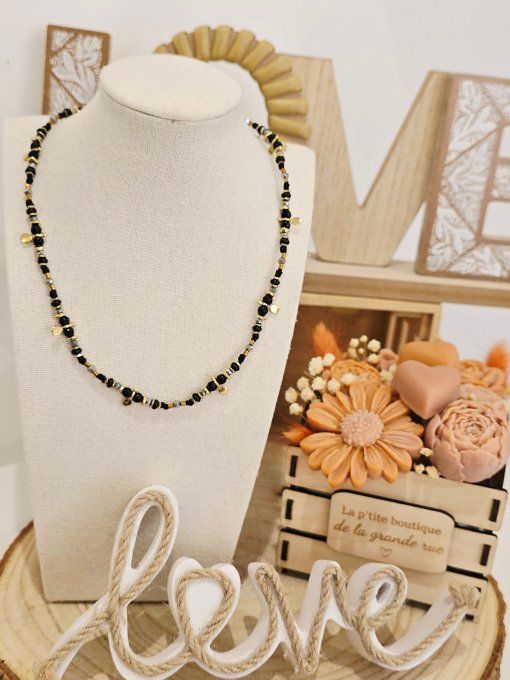 COLLIER