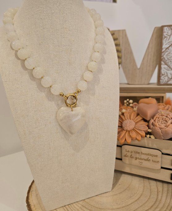 COLLIER