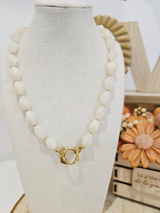 COLLIER