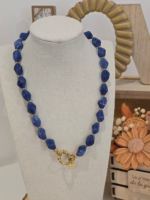 COLLIER