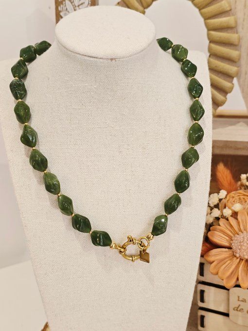 COLLIER