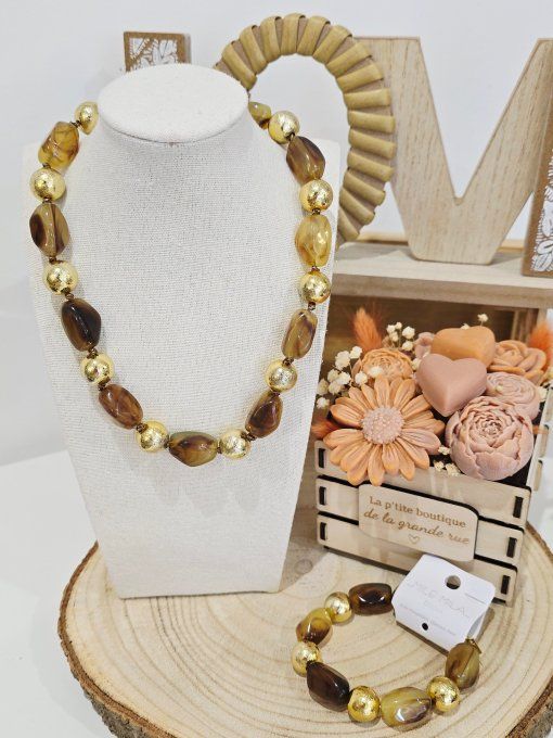 COLLIER