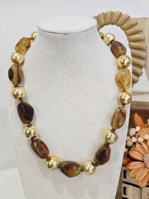 COLLIER