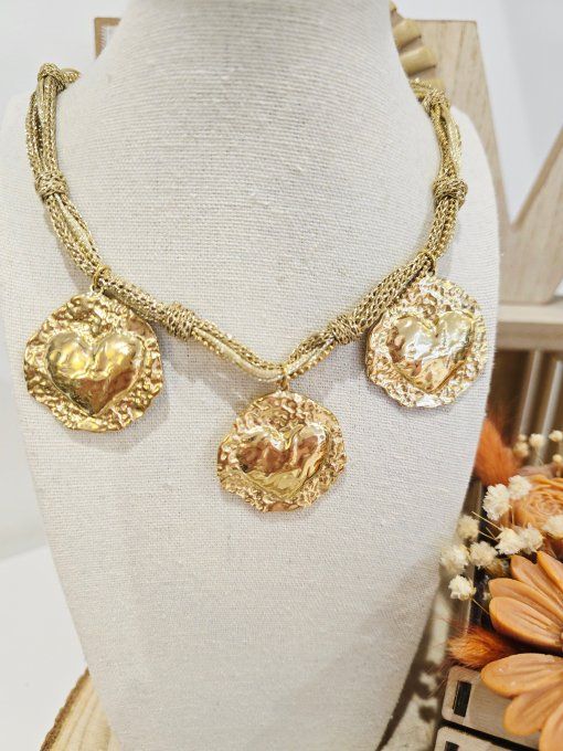 COLLIER