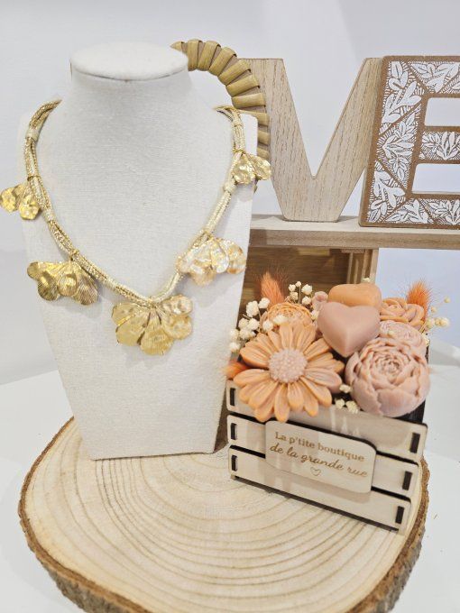 COLLIER