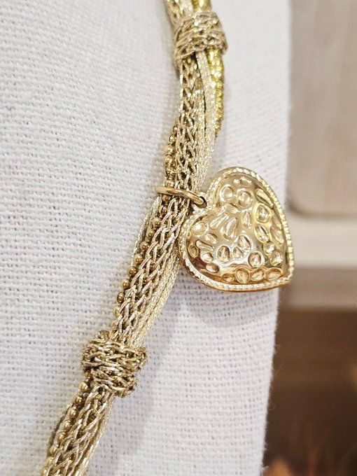 COLLIER