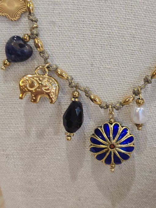 COLLIER