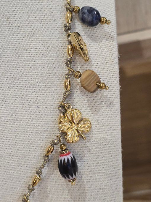 COLLIER