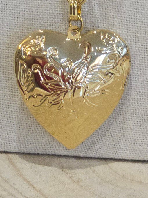 COLLIER