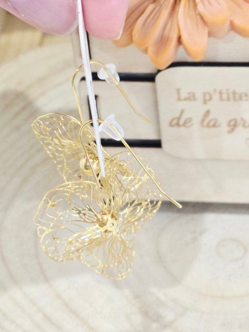 BOUCLES D'OREILLES