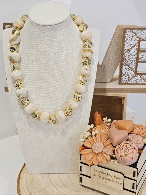 COLLIER