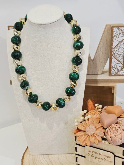COLLIER