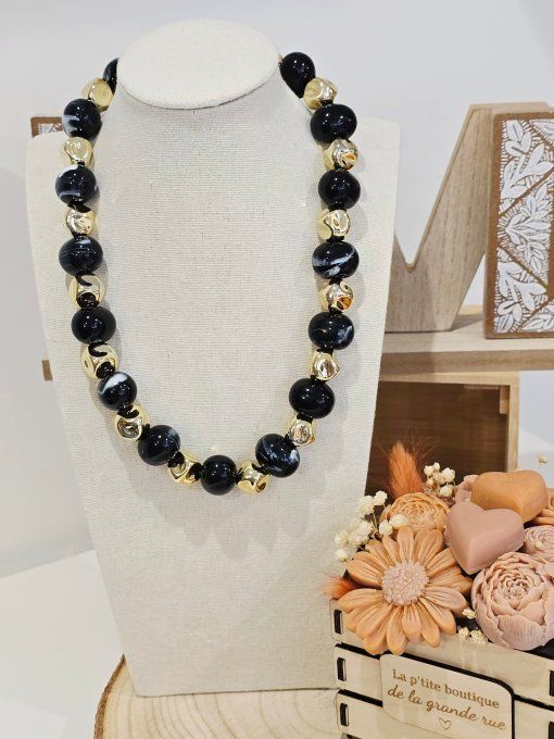COLLIER