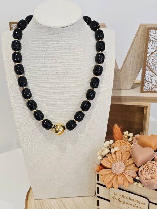 COLLIER