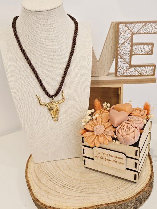 COLLIER