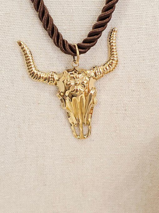 COLLIER