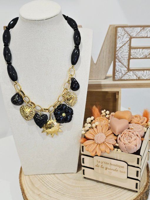 COLLIER