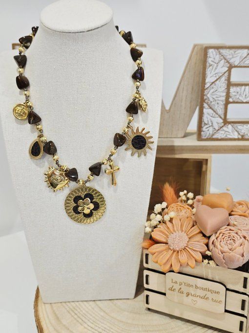 COLLIER