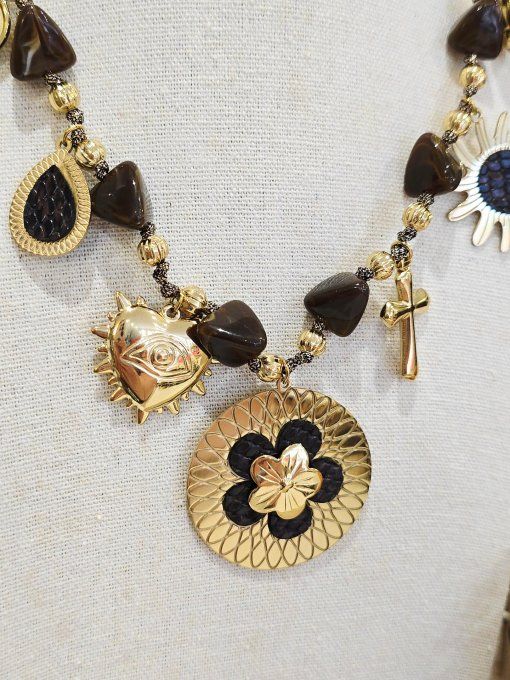 COLLIER