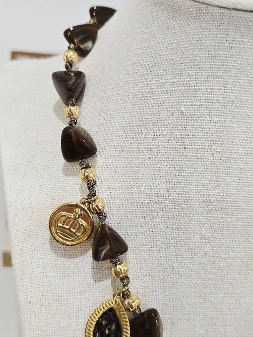 COLLIER