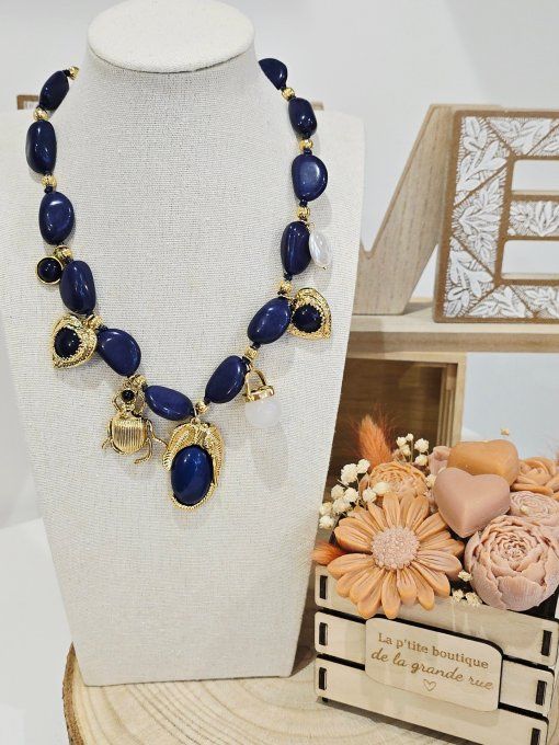 COLLIER