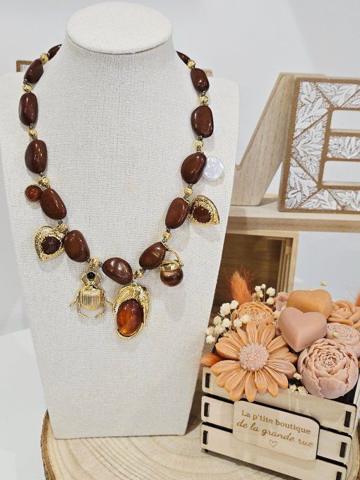COLLIER