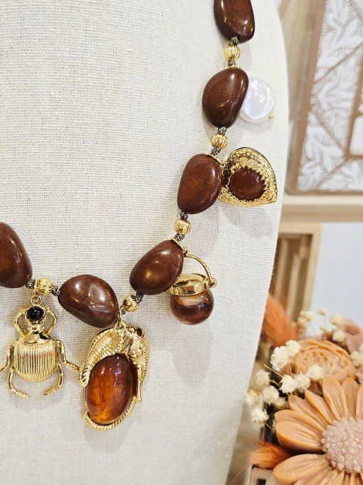 COLLIER