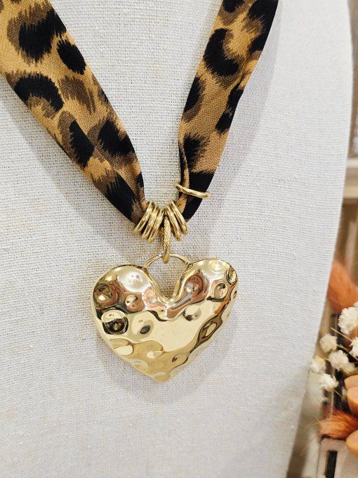 COLLIER