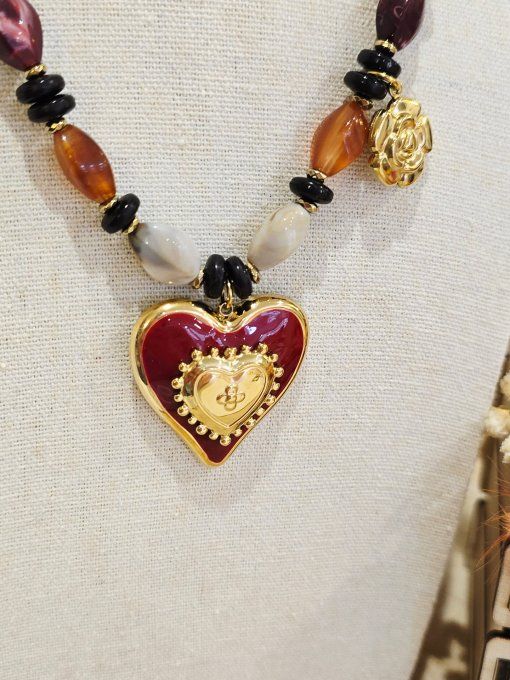 COLLIER