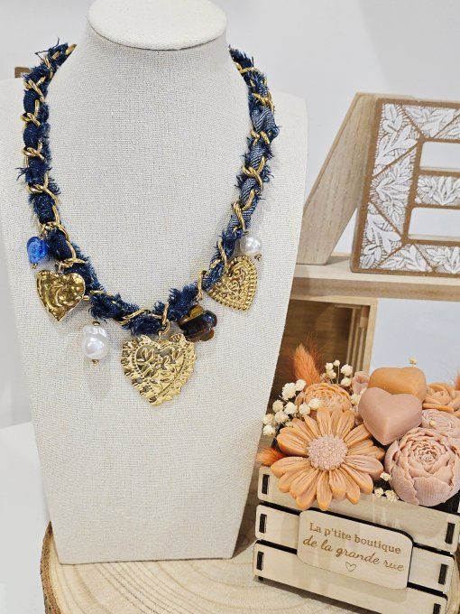 COLLIER