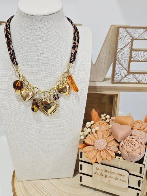 COLLIER