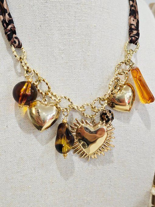 COLLIER