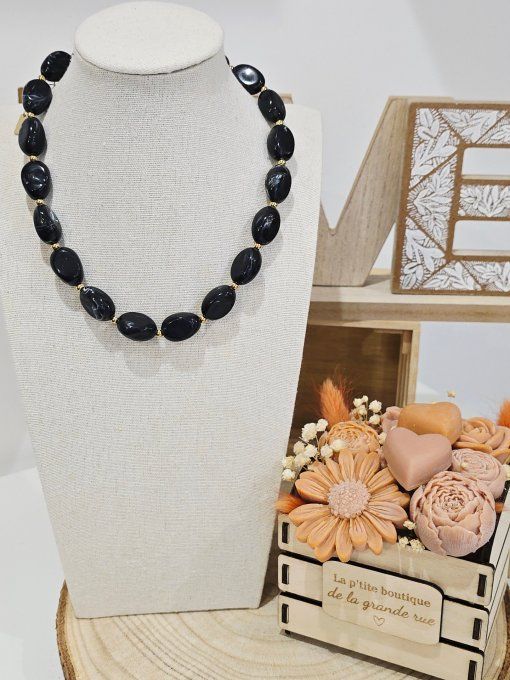 COLLIER