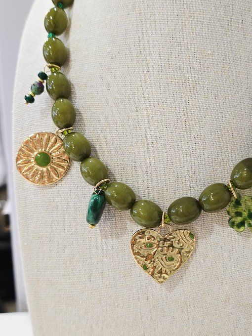 COLLIER