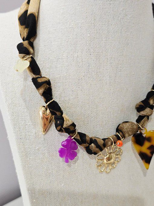 COLLIER